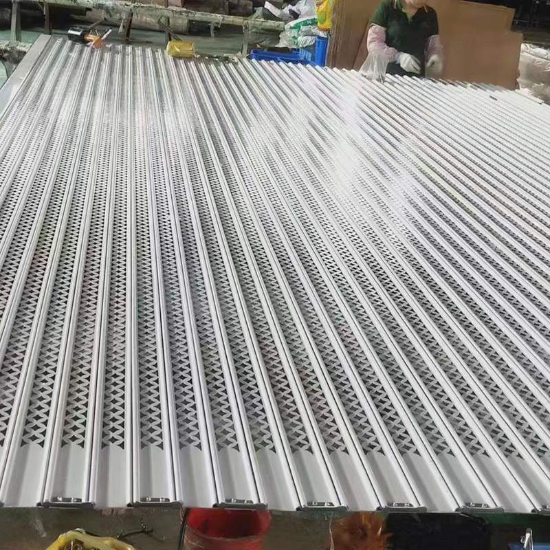 軽量ガレージローラーシャッタードア